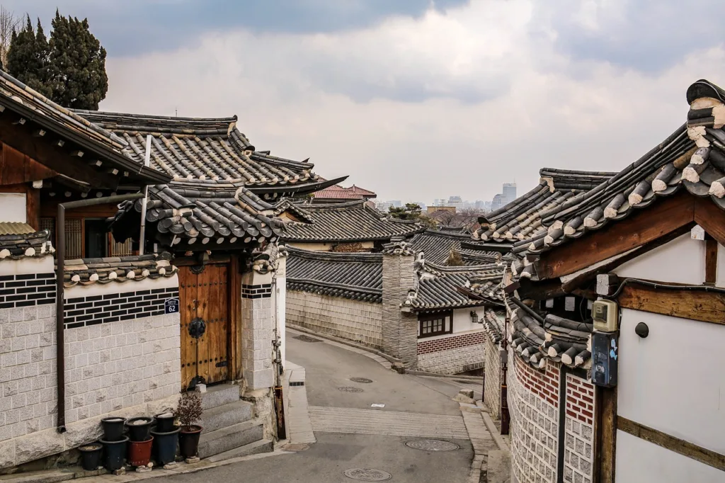 Bukchon village empty steet with traditional houses left and right. A must see while traveling around to check all the filming locations.